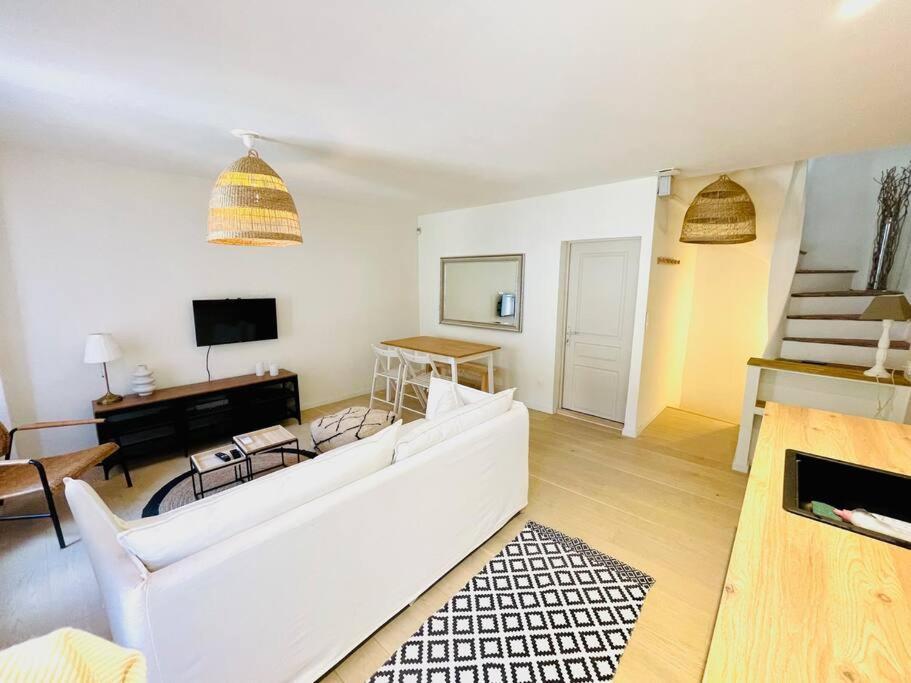 Maison Charmante Avec Terrasse, 2 Chambres มาร์เซย็อง ภายนอก รูปภาพ